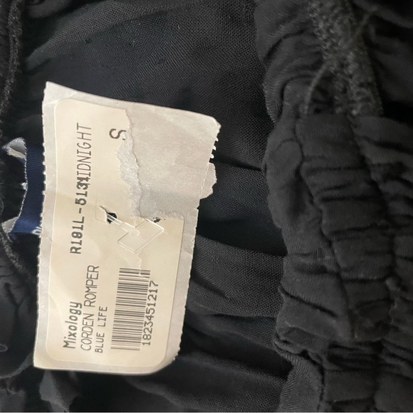 Black Swiss dot romper NWT from Mixology - Picture 3 of 3